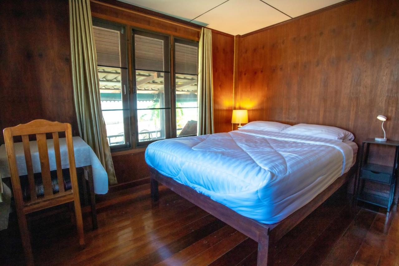 Seesea Thai Wooden House On Beachfront براشاوب خيرى خان المظهر الخارجي الصورة